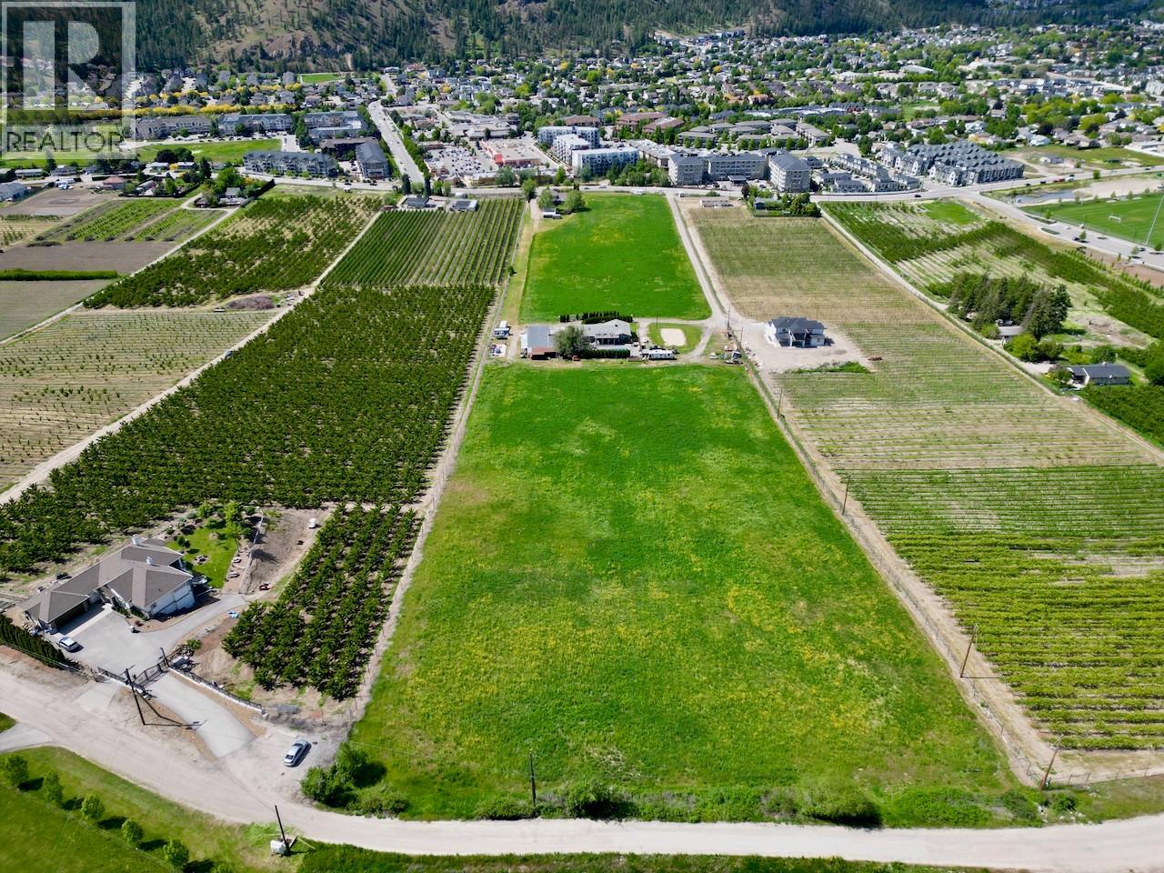 1-3 371 Valley Road, Kelowna