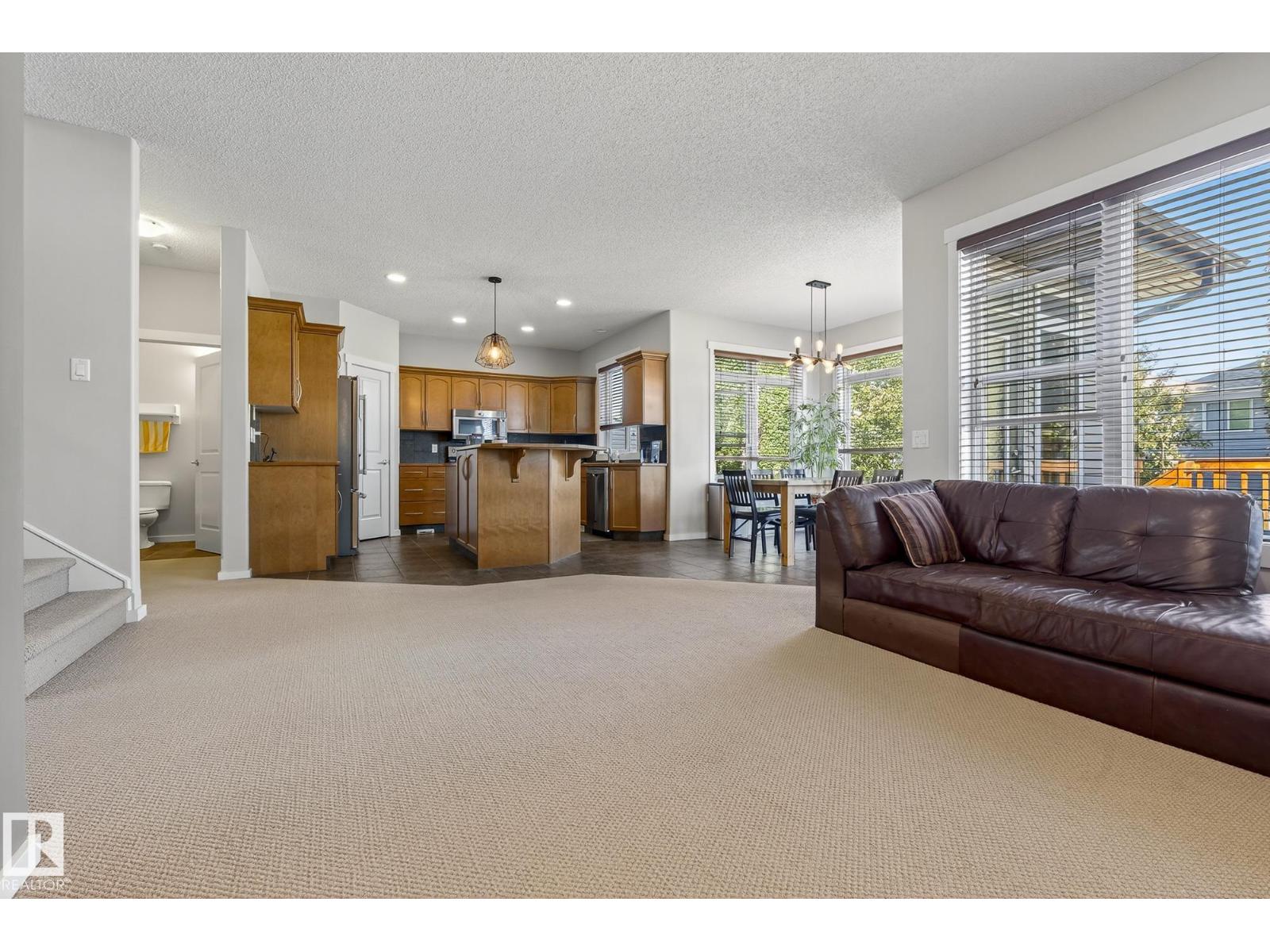 Photo 6 of 1026 Mckinney Gr Nw, Edmonton AB