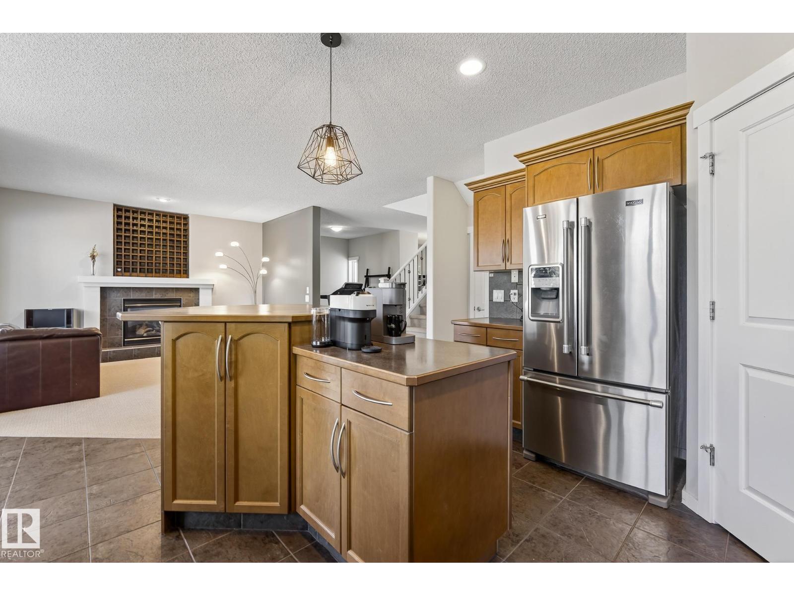 Photo 8 of 1026 Mckinney Gr Nw, Edmonton AB