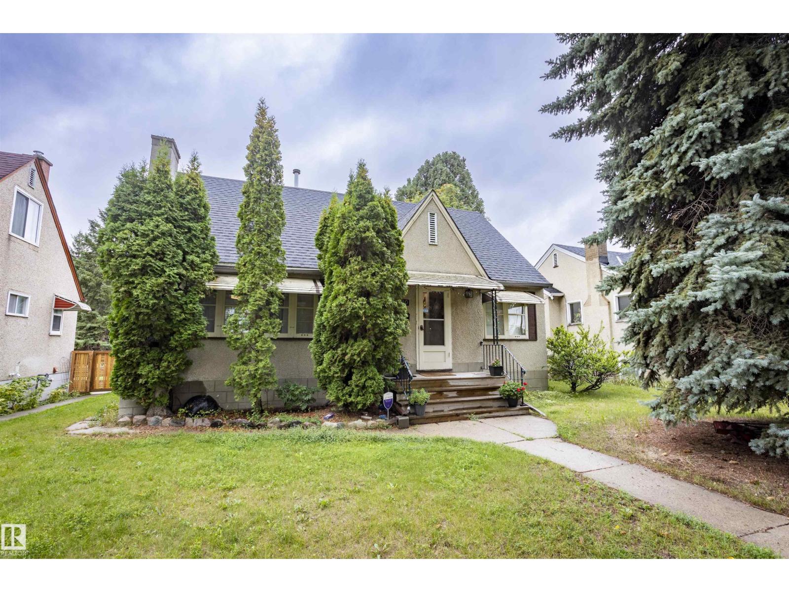 Photo 18 of 10880 73 St Nw, Edmonton AB