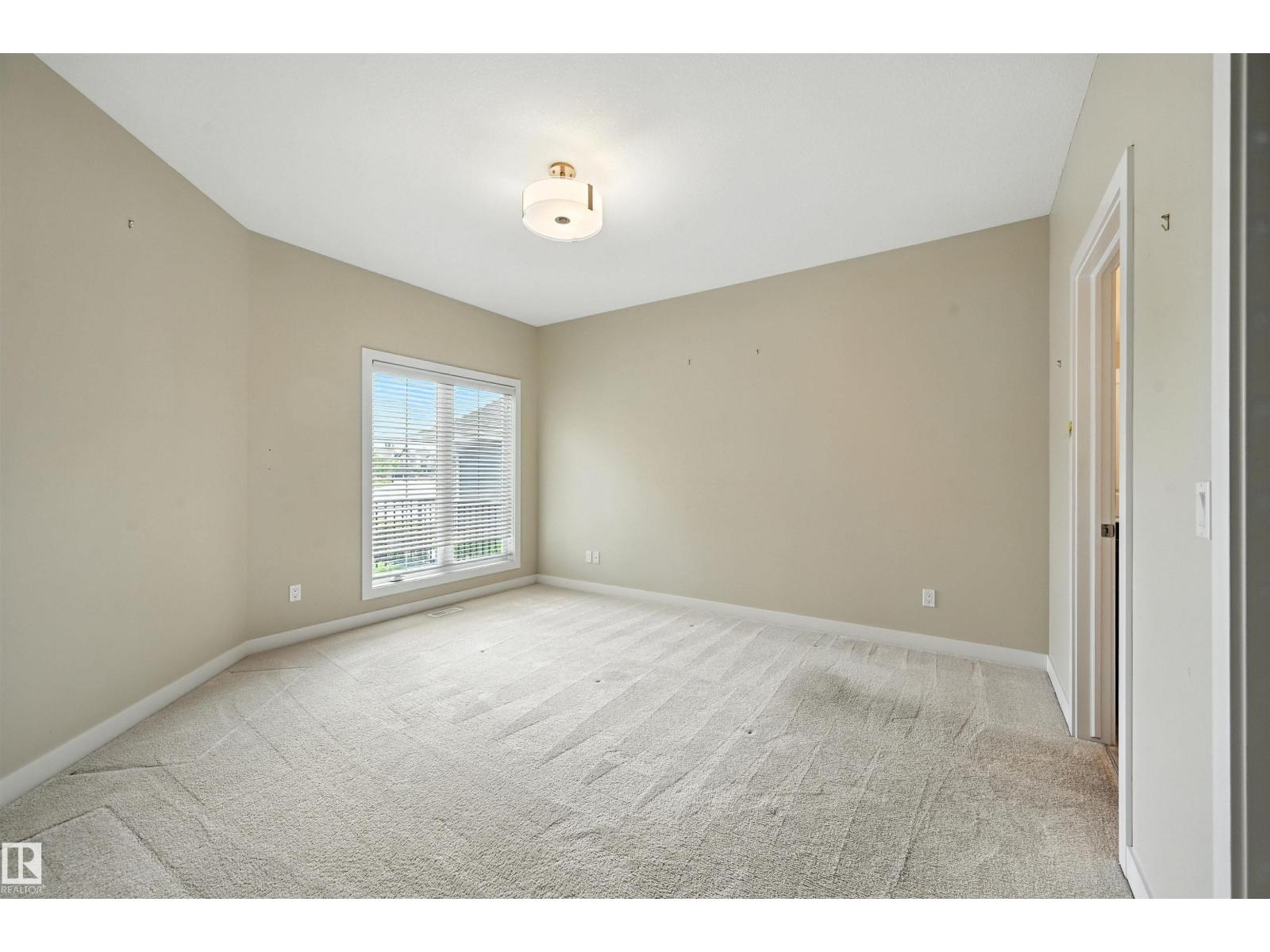 Photo 13 of 14 3090 Cameron Heights Wy Nw, Edmonton AB