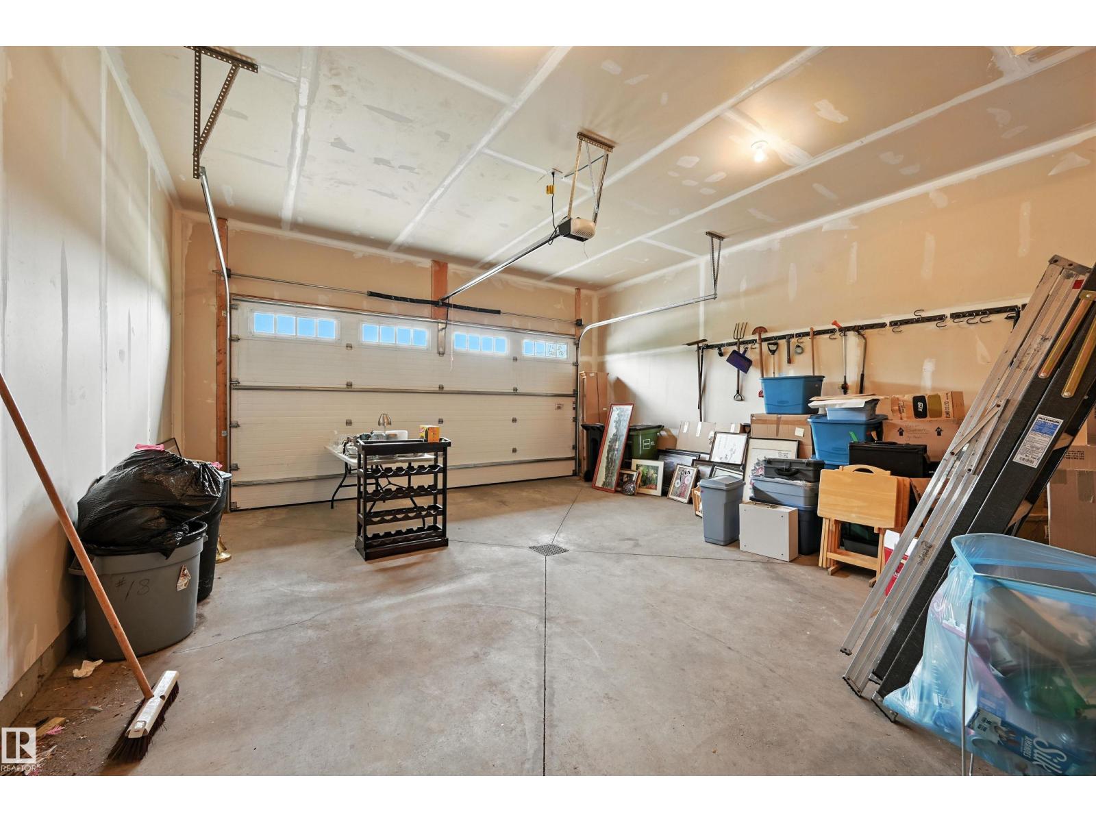 Photo 12 of 14 3090 Cameron Heights Wy Nw, Edmonton AB