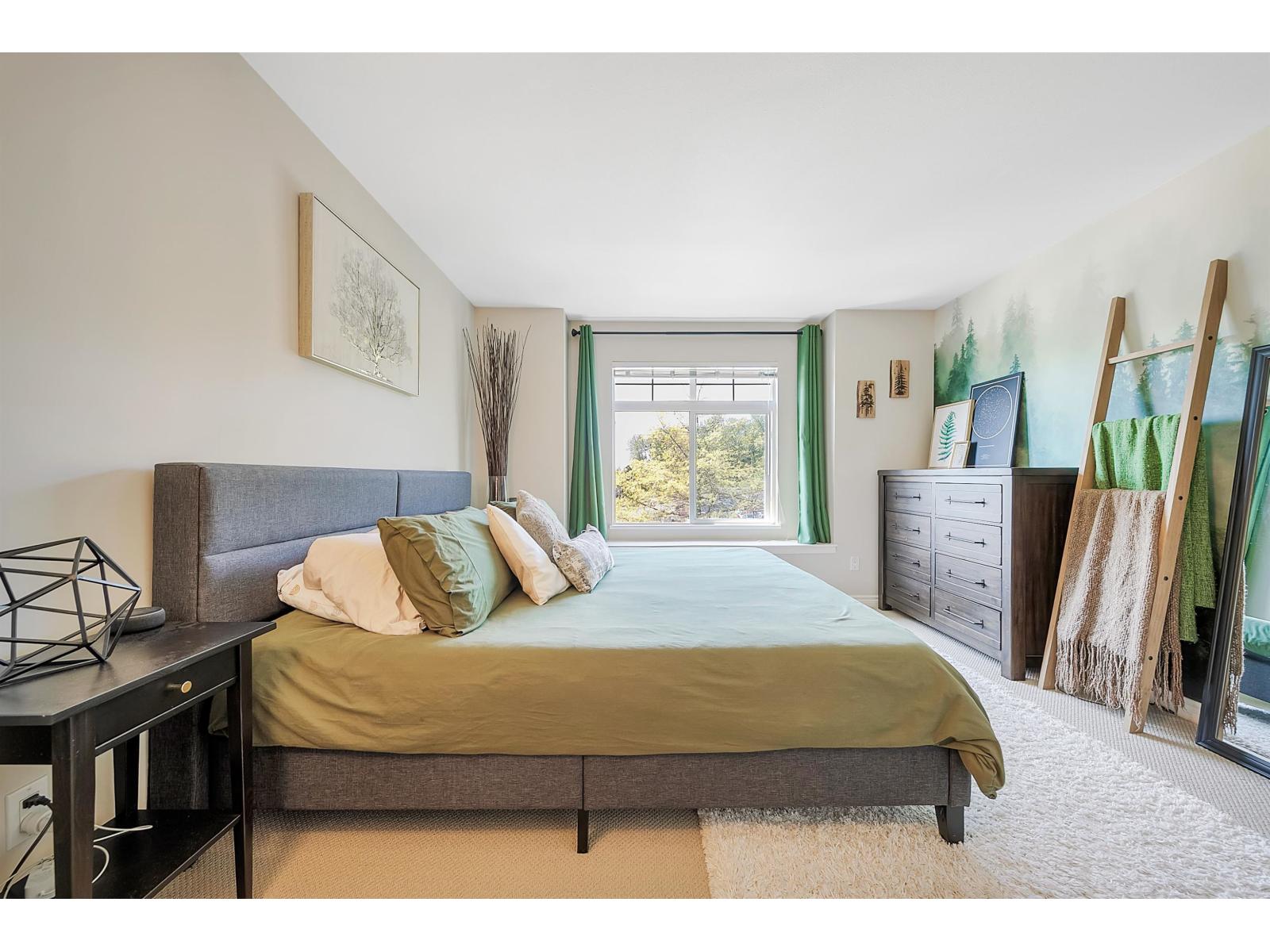 Photo 11 of 41 18839 69 Avenue, Surrey BC