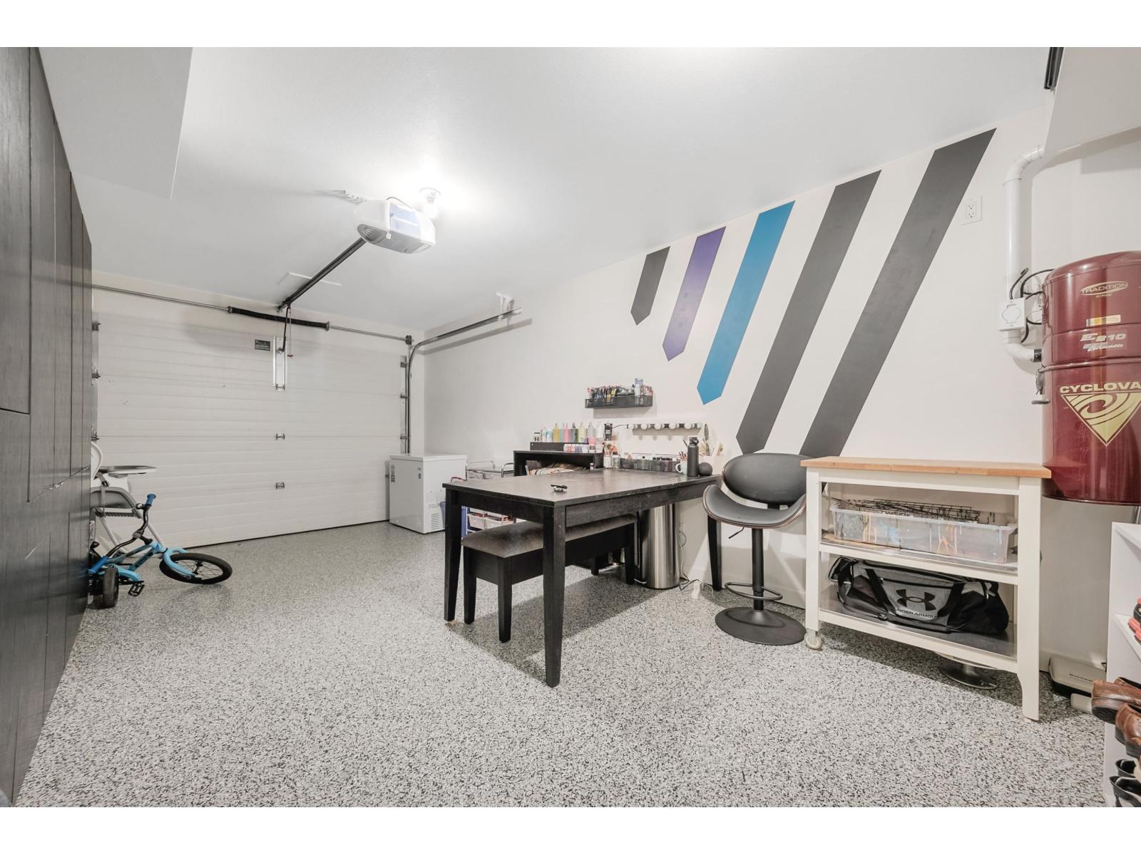 Photo 6 of 41 18839 69 Avenue, Surrey BC
