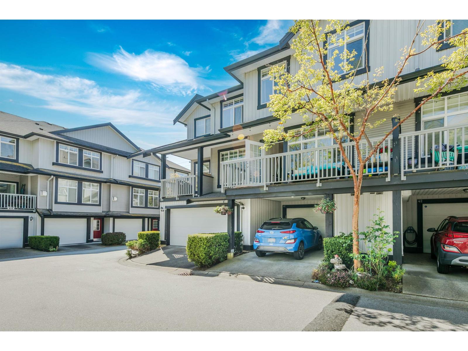 Photo 3 of 41 18839 69 Avenue, Surrey BC