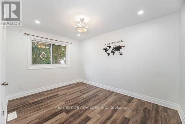 Photo 32 of 4 Parkend Avenue, Brampton ON