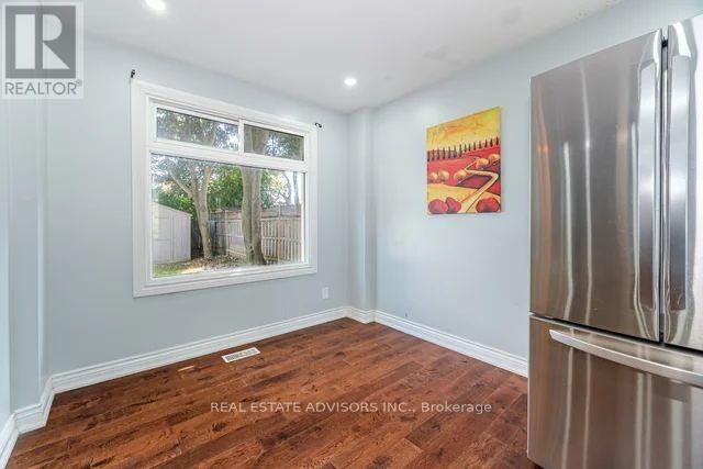 Photo 6 of 4 Parkend Avenue, Brampton ON
