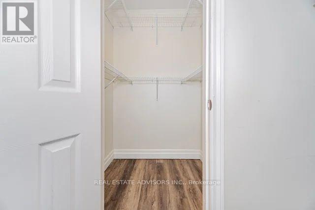Photo 12 of 4 Parkend Avenue, Brampton ON