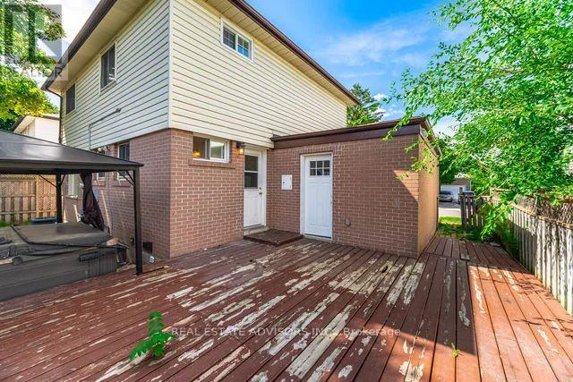 Photo 4 of 4 Parkend Avenue, Brampton ON