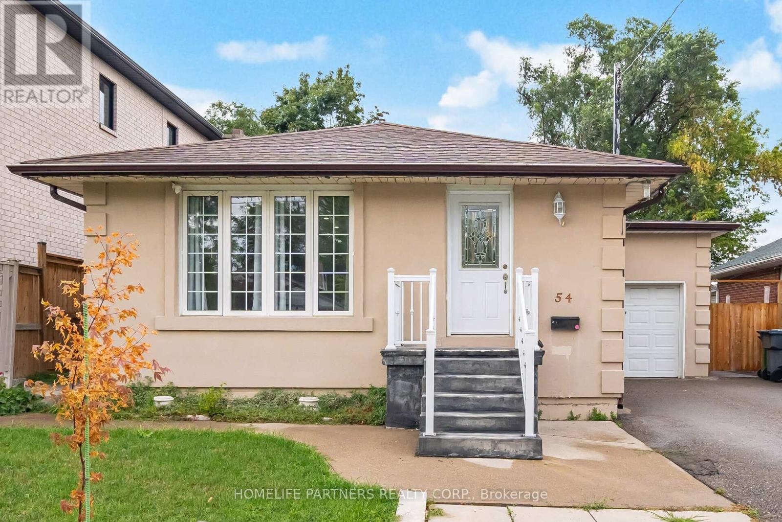 Photo 36 of 54 Fordwich Crescent, Toronto ON