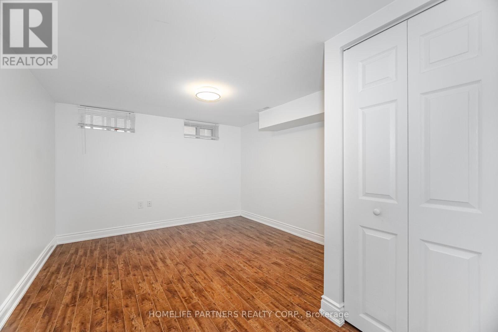 Photo 27 of 54 Fordwich Crescent, Toronto ON