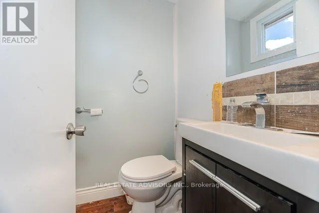 Photo 26 of 4 Parkend Avenue, Brampton ON