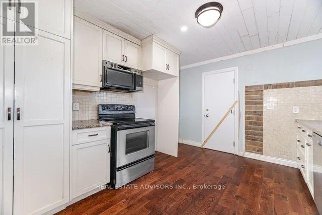 Photo 8 of 4 Parkend Avenue, Brampton ON