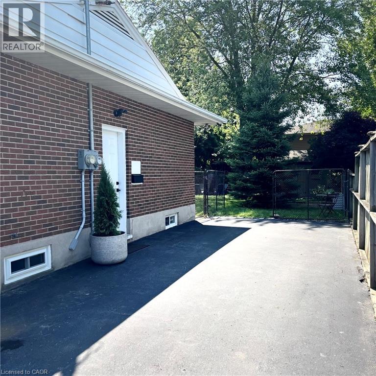 Photo 16 of 83 Burbank Road Unit 2, Kitchener ON