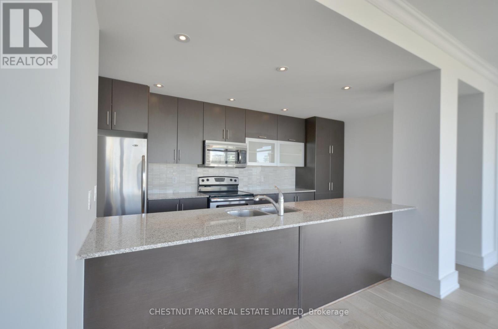 Photo 3 of Lph 06 90 Stadium Road, Toronto ON