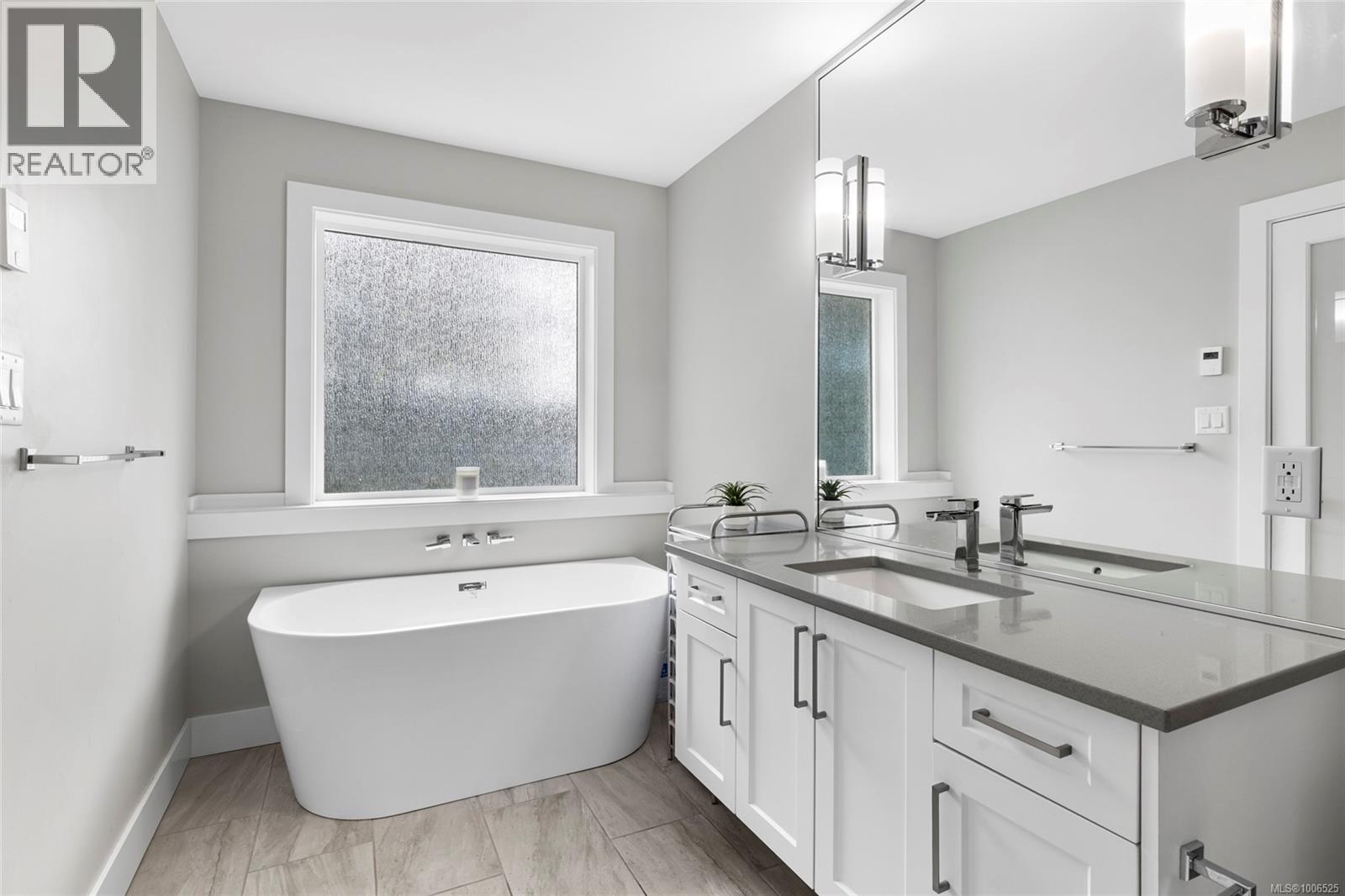 Photo 15 of 1109 Braelyn Pl, Langford BC
