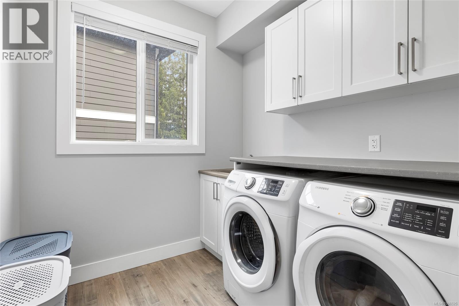 Photo 35 of 1109 Braelyn Pl, Langford BC