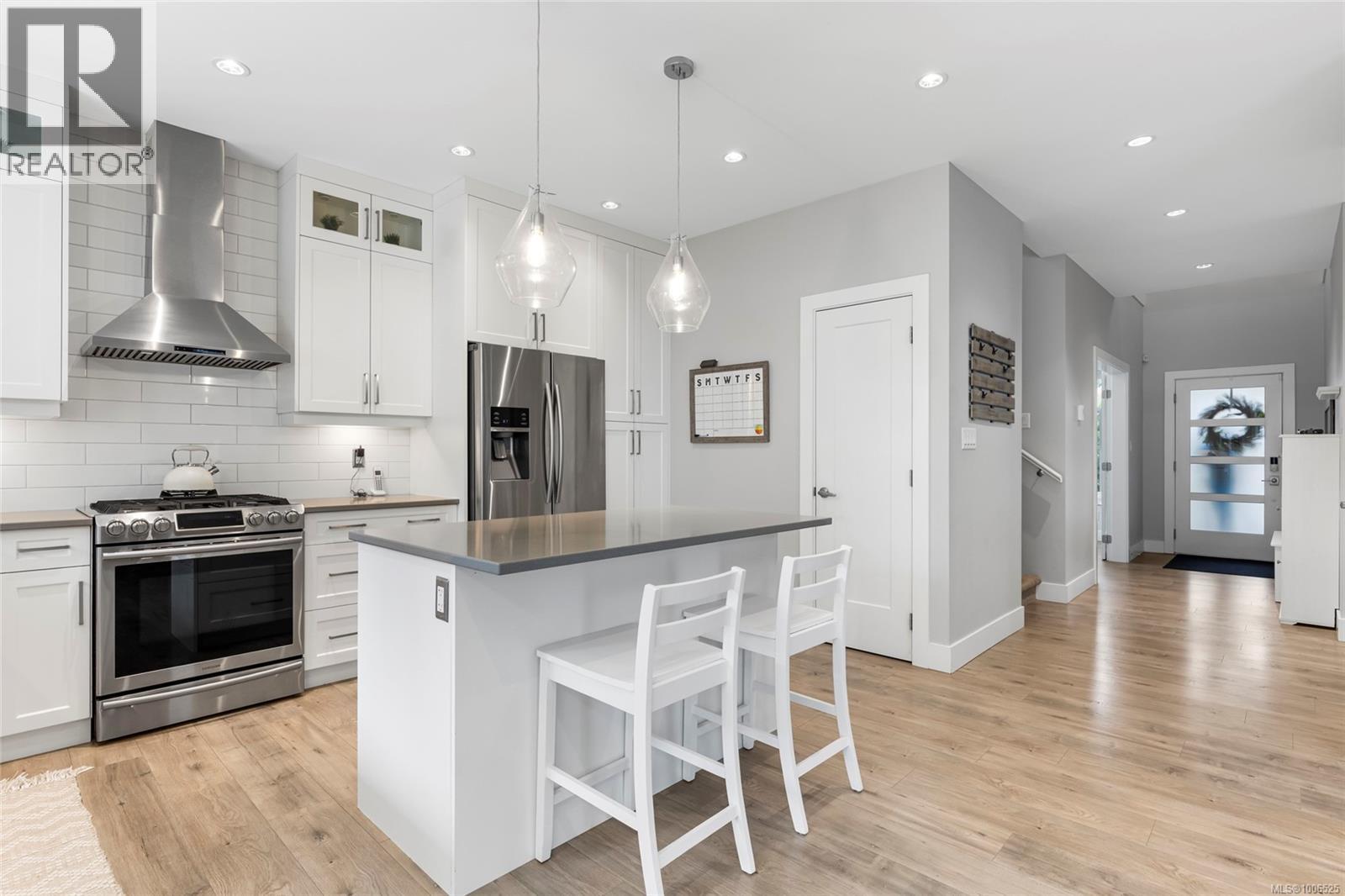 Photo 2 of 1109 Braelyn Pl, Langford BC