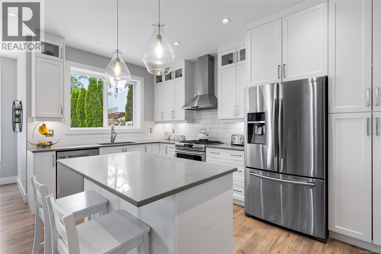 Photo 12 of 1109 Braelyn Pl, Langford BC