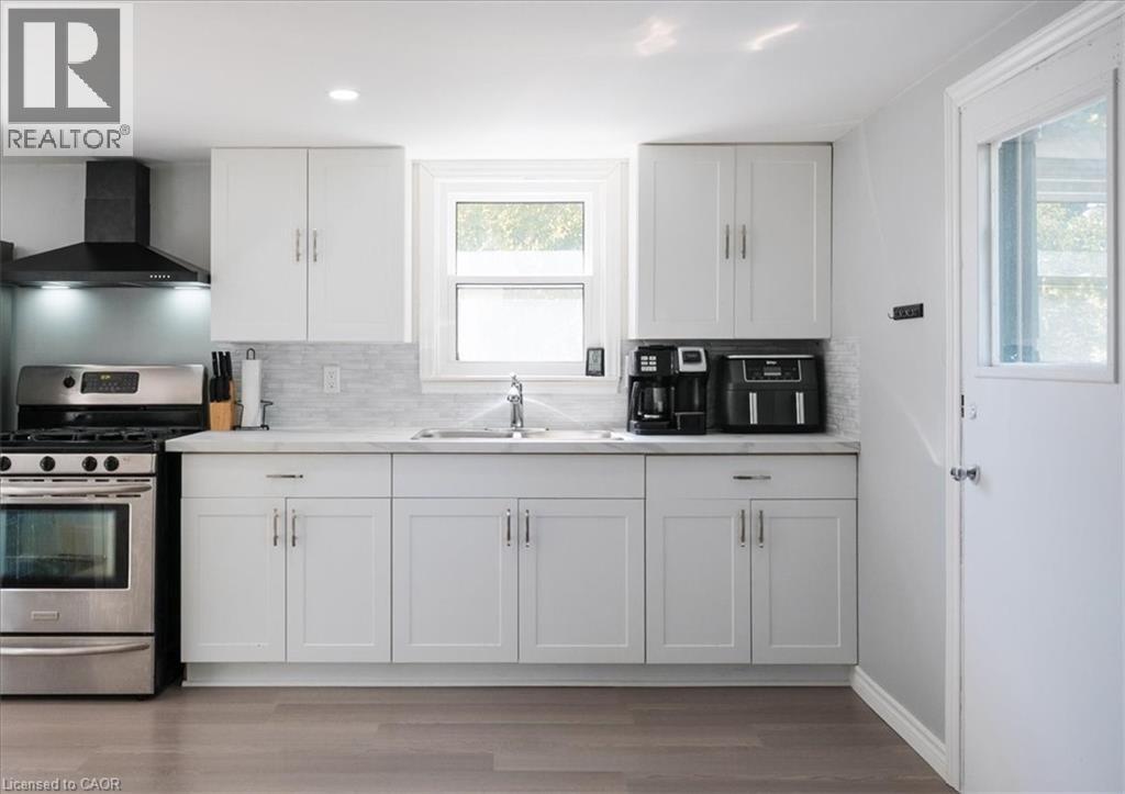 Photo 16 of 211 Mcnab Street W, Port Dover ON