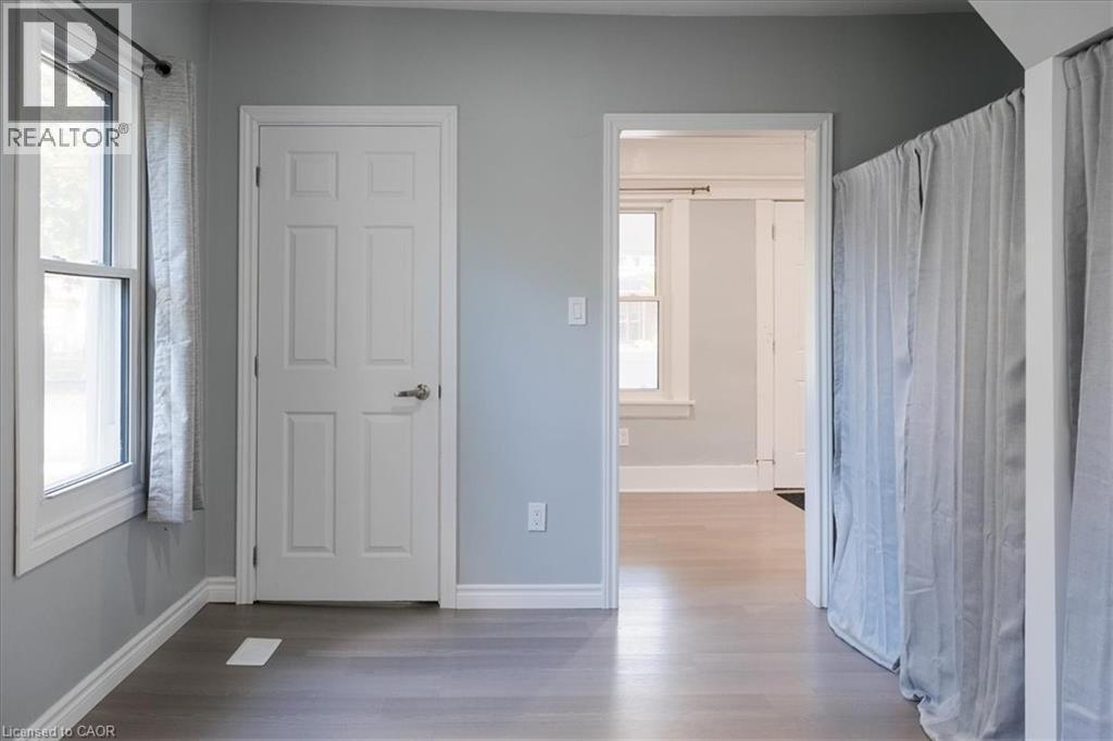 Photo 24 of 211 Mcnab Street W, Port Dover ON