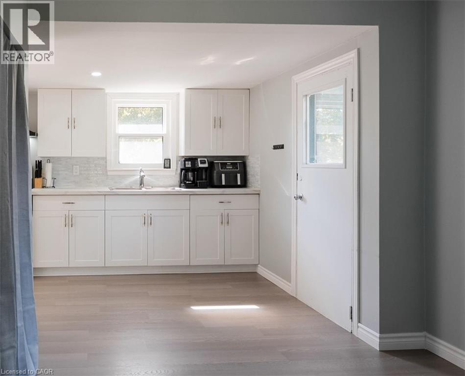 Photo 9 of 211 Mcnab Street W, Port Dover ON