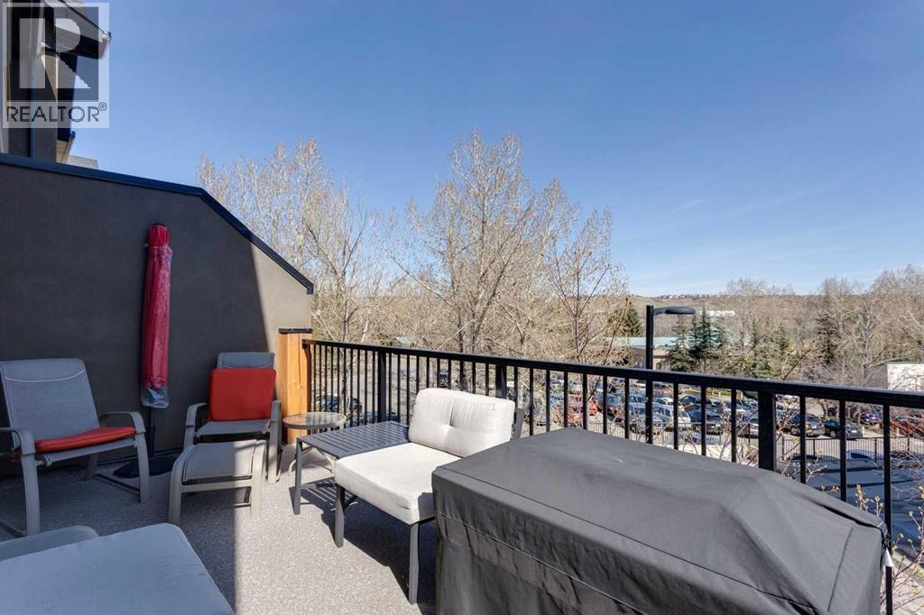 Photo 6 of 303 Valley Ridge Manor Nw, Calgary AB