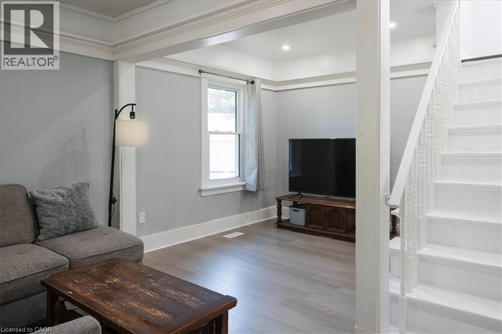Photo 15 of 211 Mcnab Street W, Port Dover ON