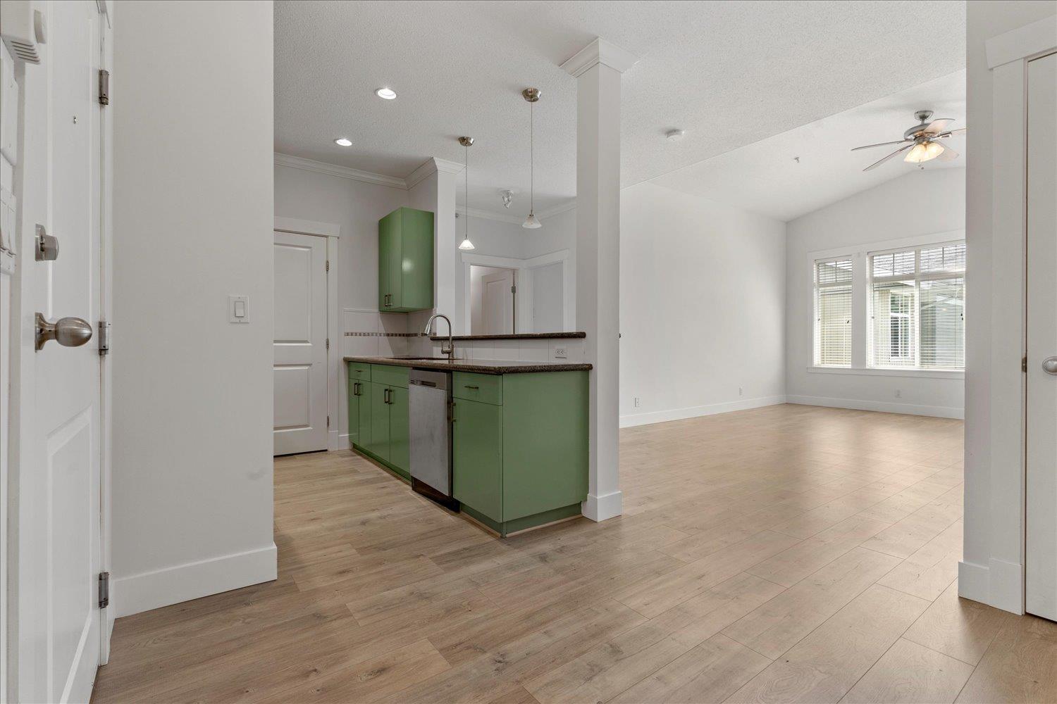 Photo 15 of 411 33255 Old Yale Road, Abbotsford BC