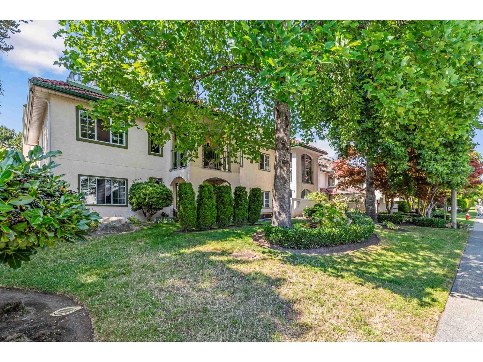 Photo 1 of 202 1447 Best Street, White Rock BC