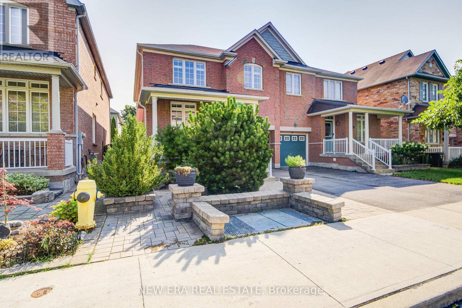 Photo 2 of 119 Dairy Drive, Toronto ON