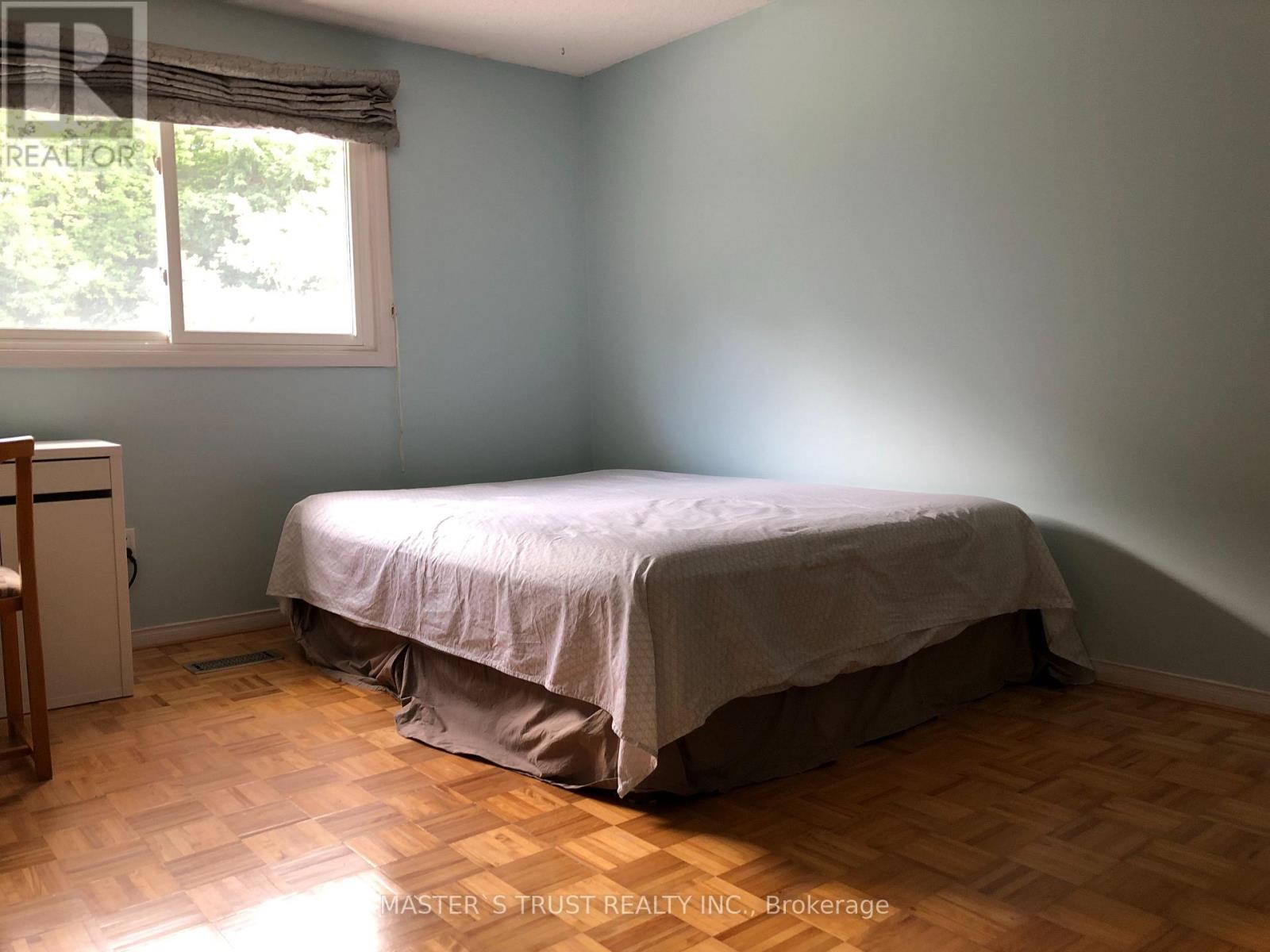 Photo 11 of 141 Ravenscroft Road, Ajax ON