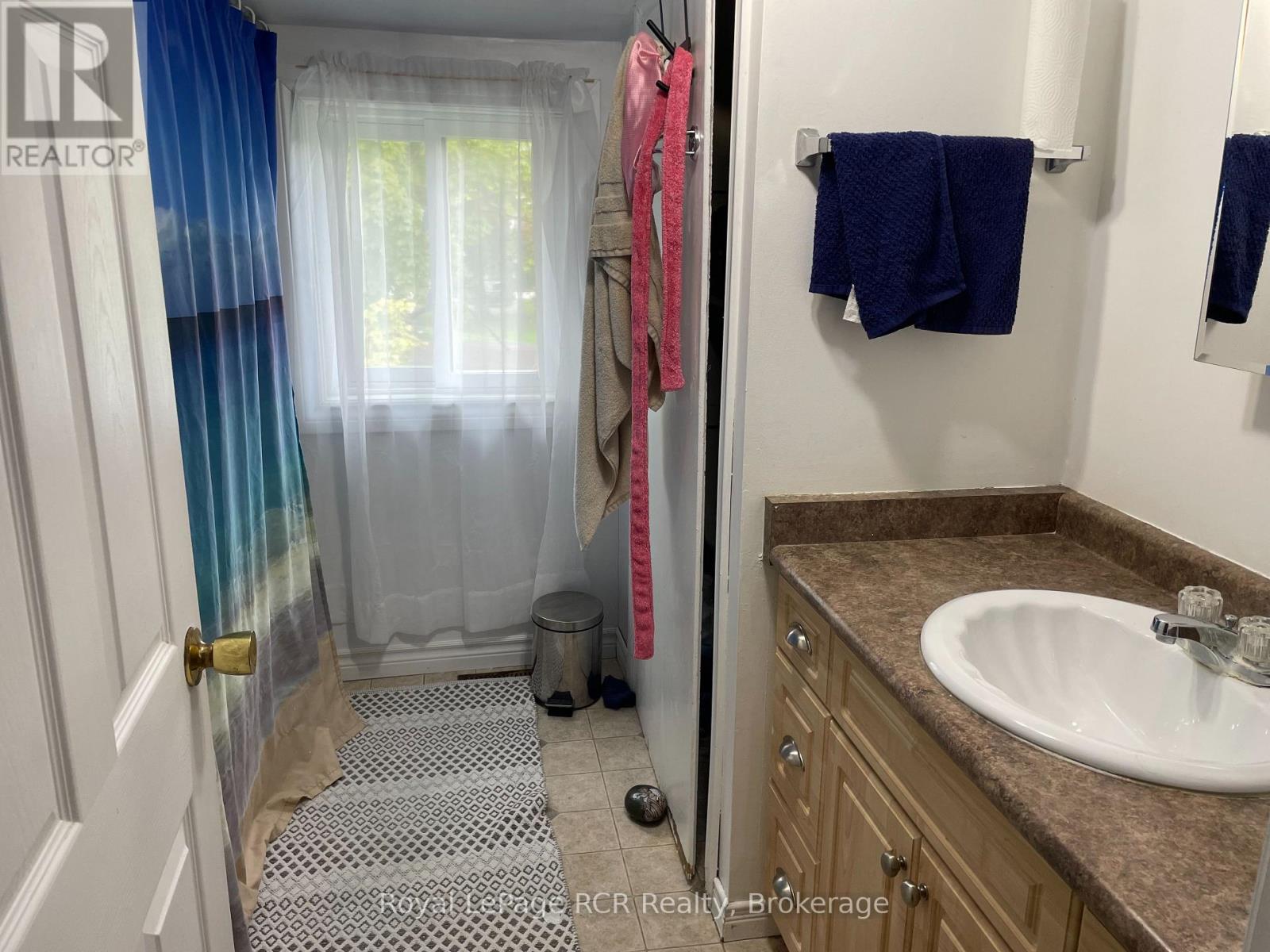 Photo 10 of 114 Victoria Street S, Brockton ON