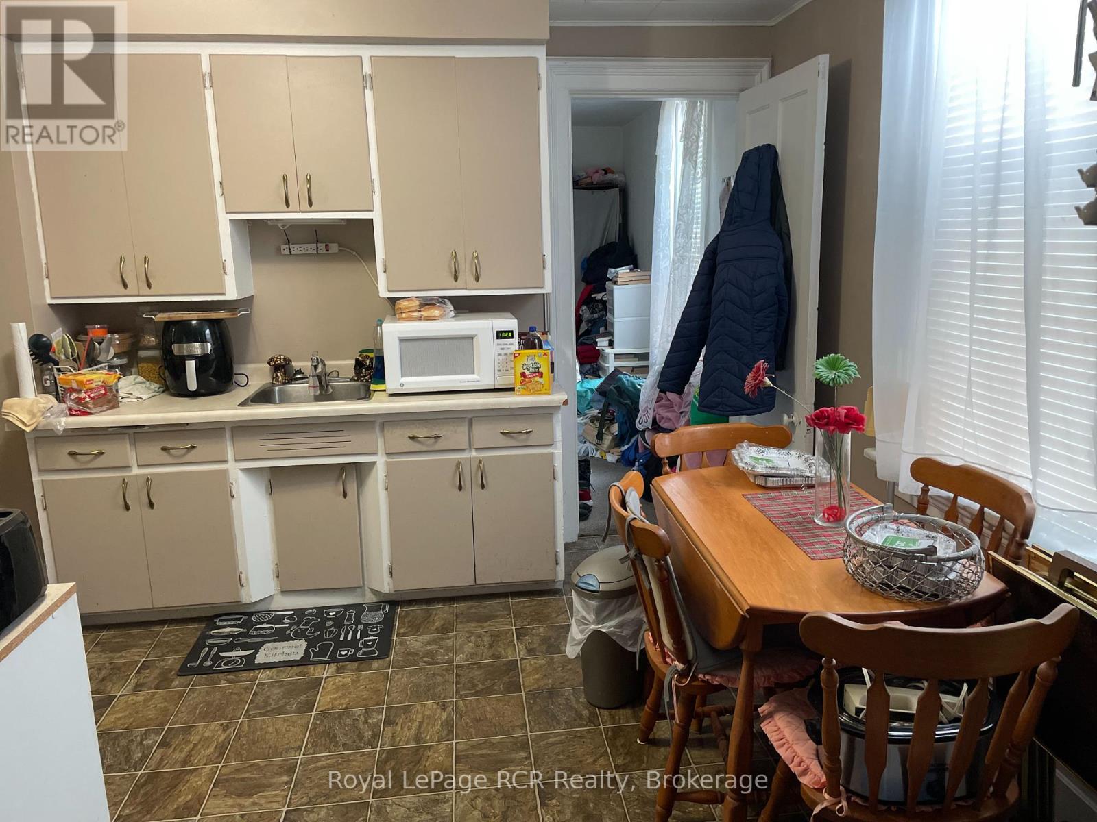 Photo 15 of 114 Victoria Street S, Brockton ON
