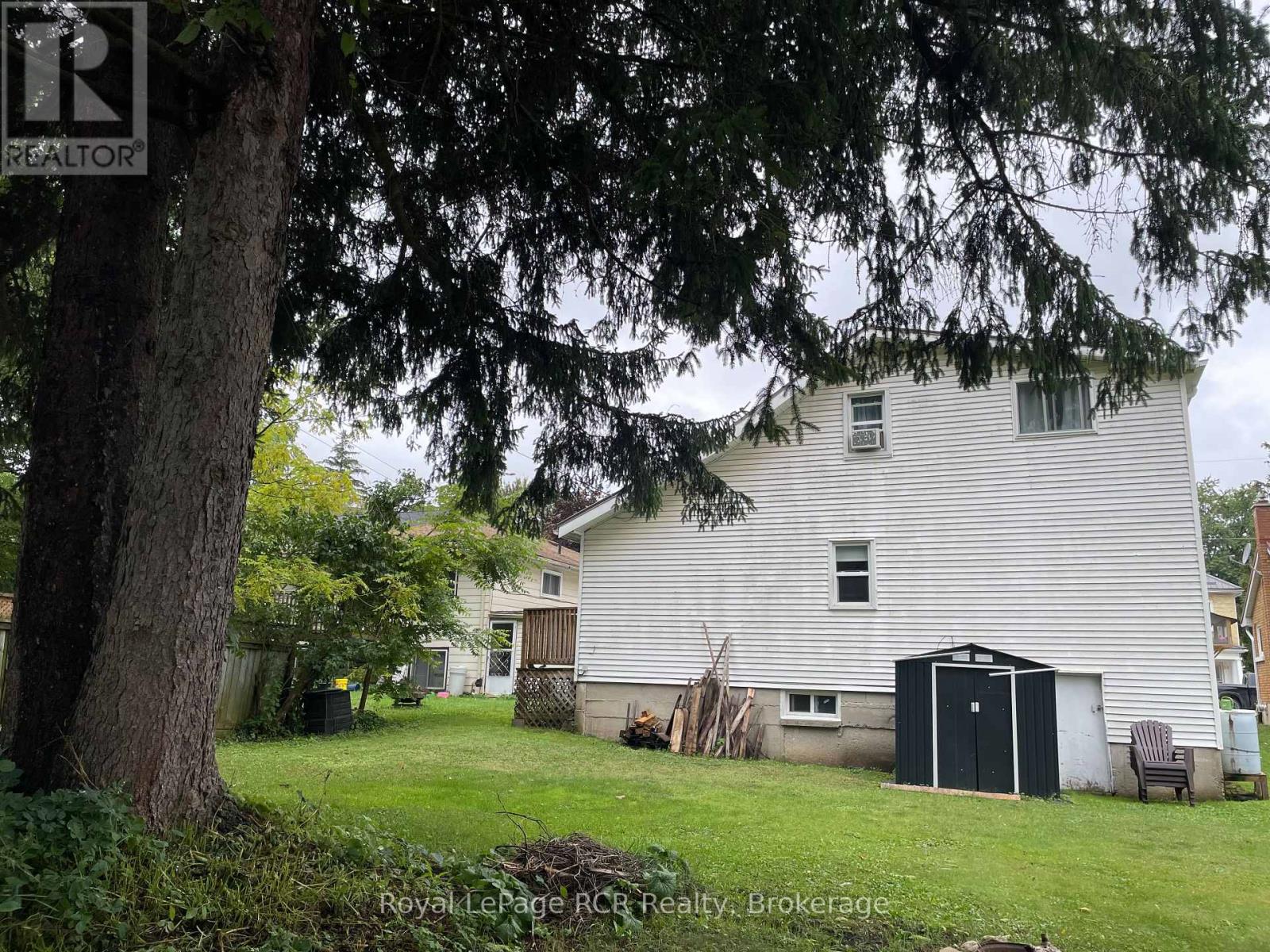 Photo 2 of 114 Victoria Street S, Brockton ON