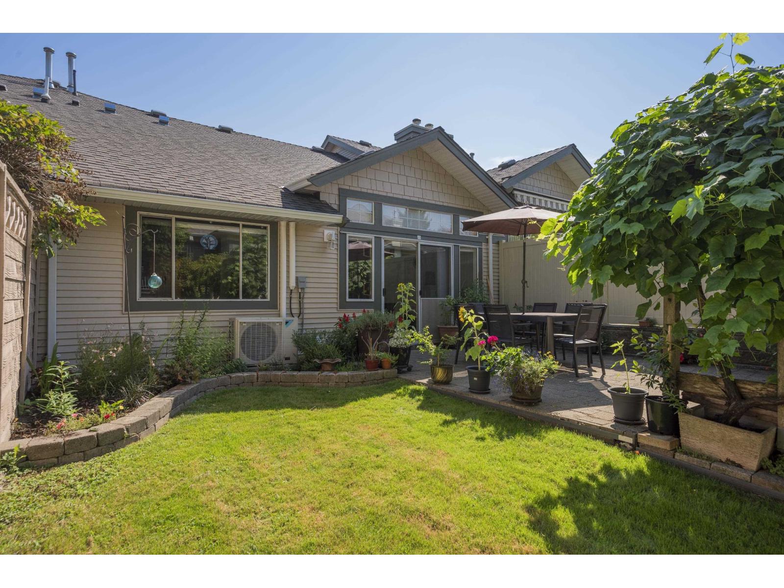 Photo 5 of 150 9012 Walnut Grove Drive, Langley BC