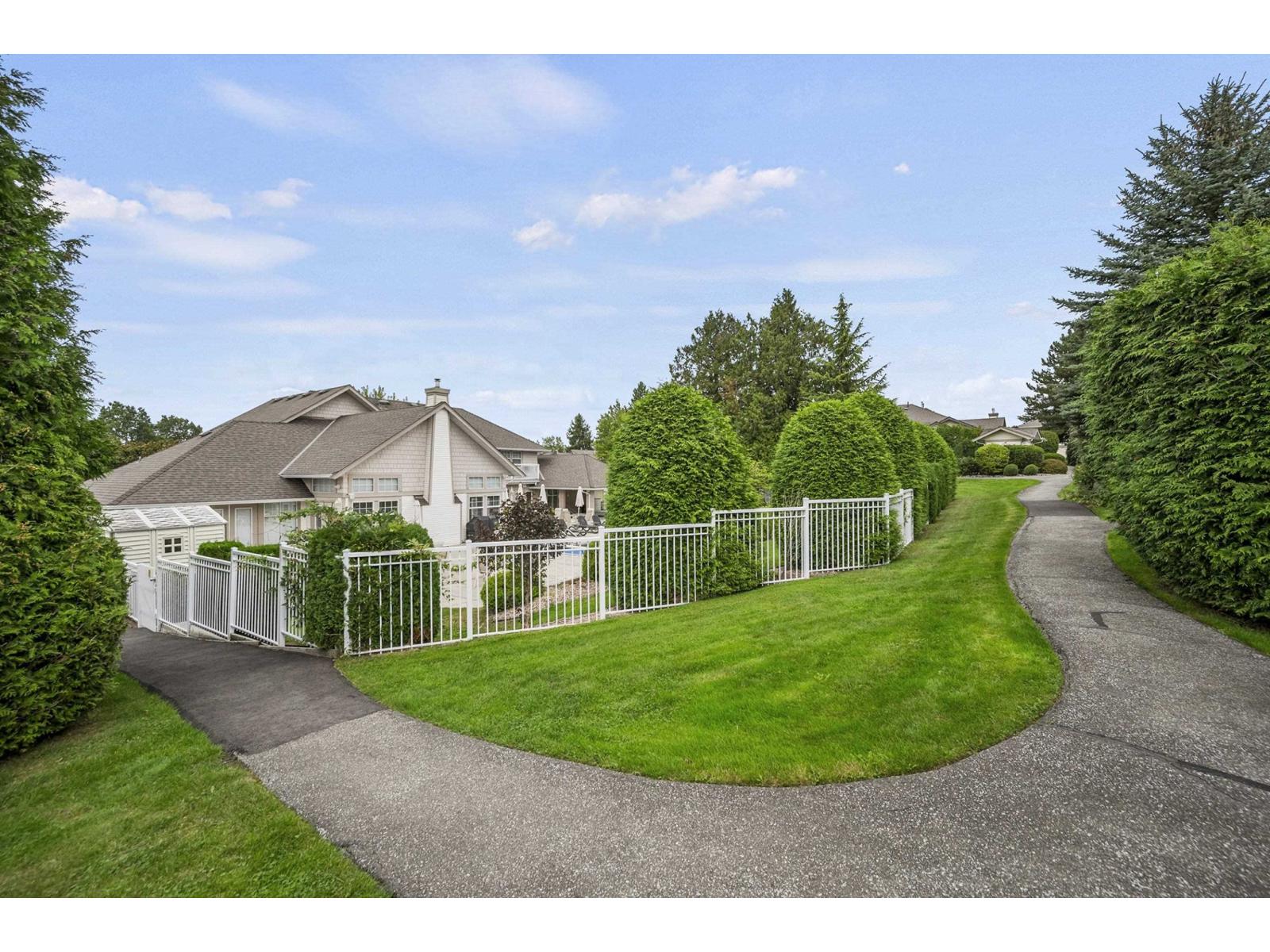Photo 7 of 150 9012 Walnut Grove Drive, Langley BC