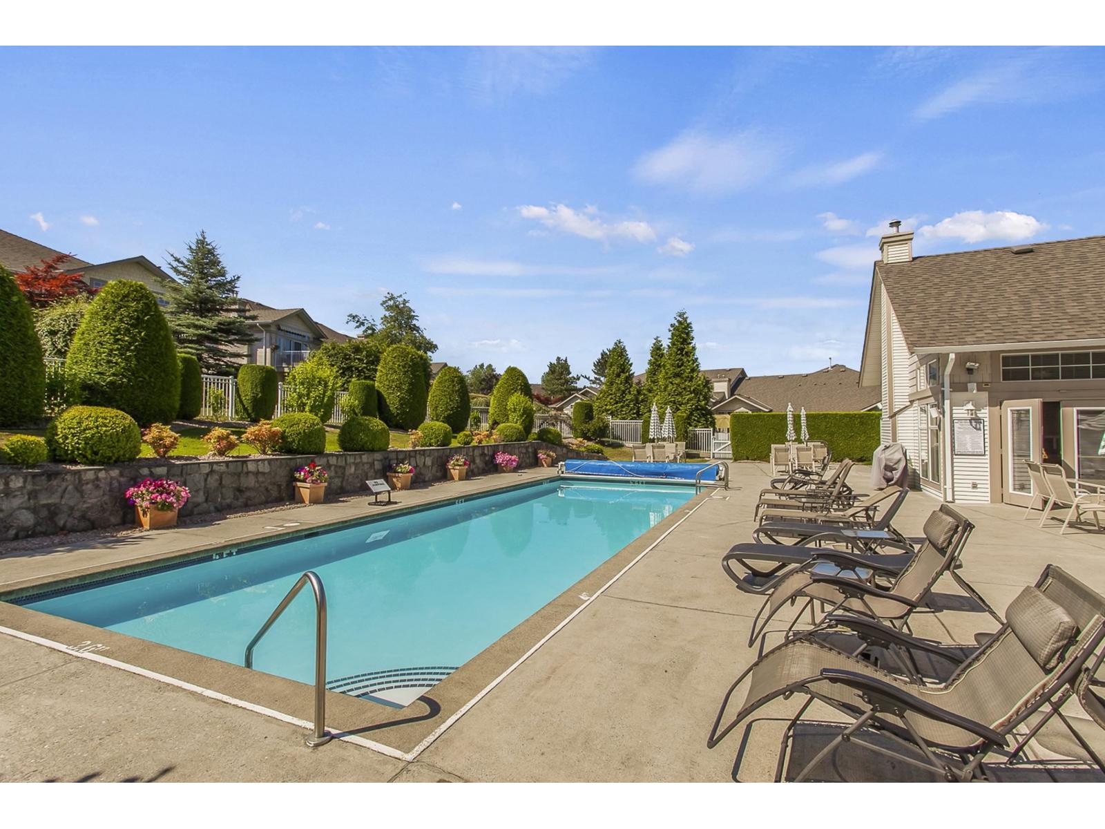 Photo 11 of 150 9012 Walnut Grove Drive, Langley BC