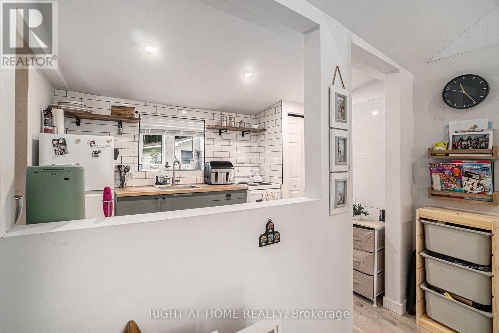 Photo 19 of 15 Willis James Lane, Mcnab Braeside ON