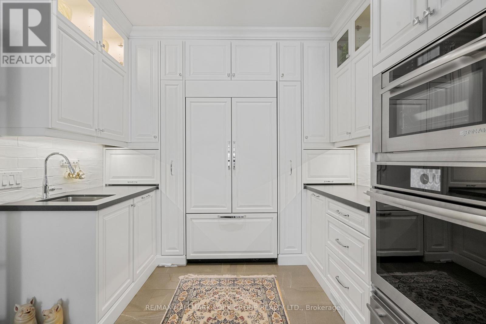 Photo 2 of 20 516 Quail Ridge Drive, Aurora ON