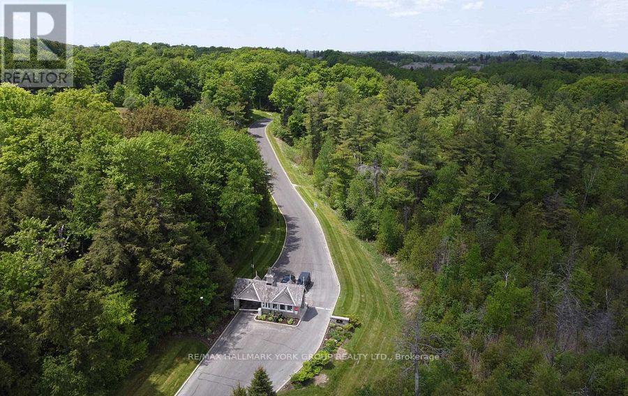 Photo 10 of 20 516 Quail Ridge Drive, Aurora ON