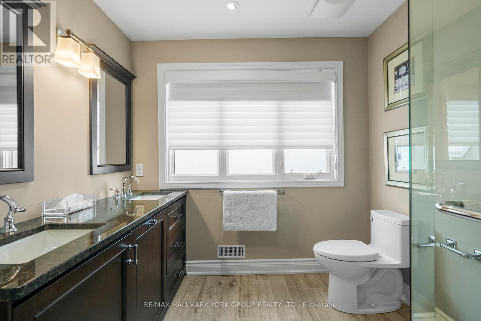 Photo 6 of 20 516 Quail Ridge Drive, Aurora ON