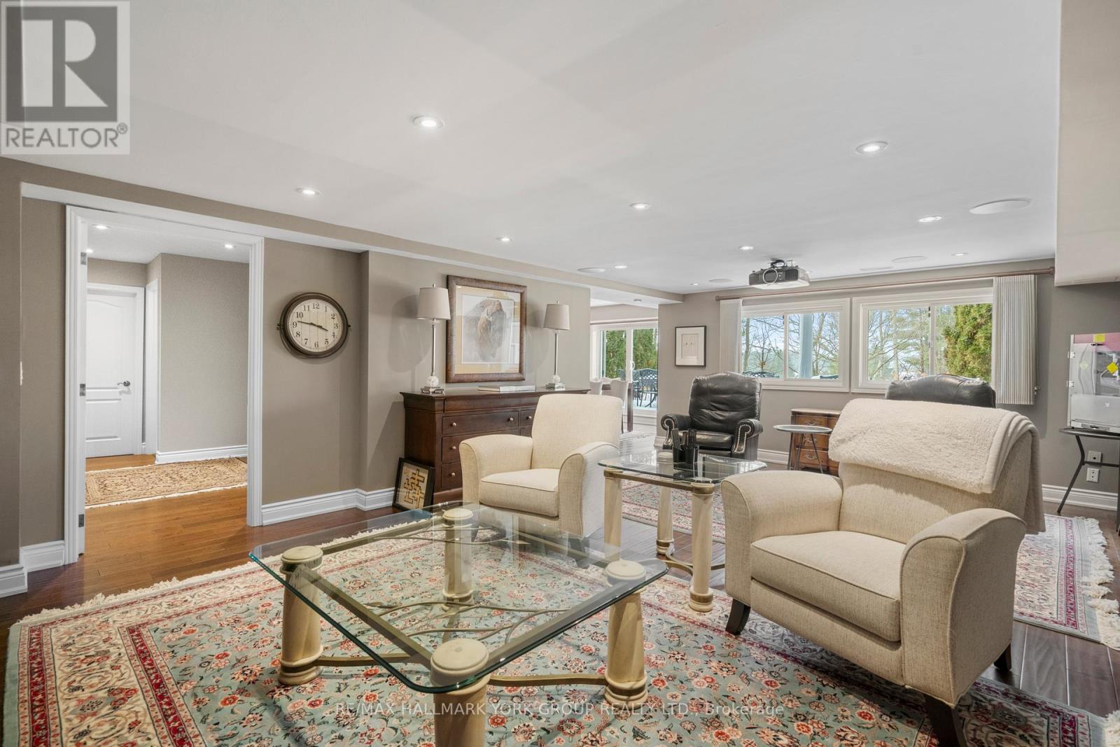 Photo 3 of 20 516 Quail Ridge Drive, Aurora ON