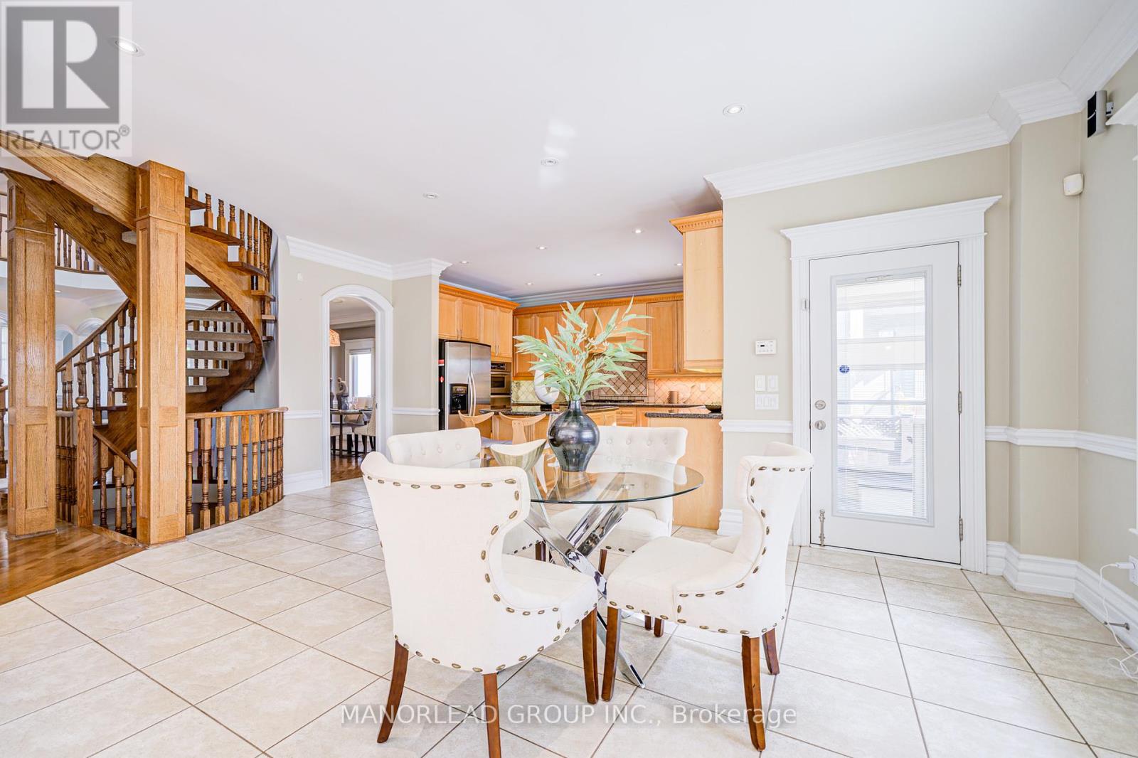 Photo 14 of 7 Ormsby Court, Richmond Hill ON