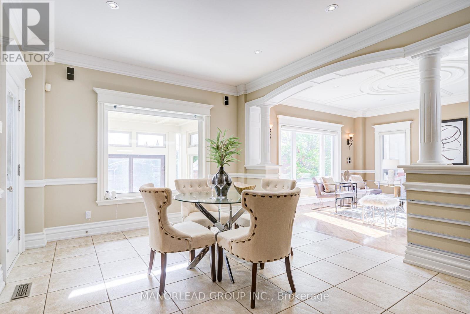 Photo 15 of 7 Ormsby Court, Richmond Hill ON