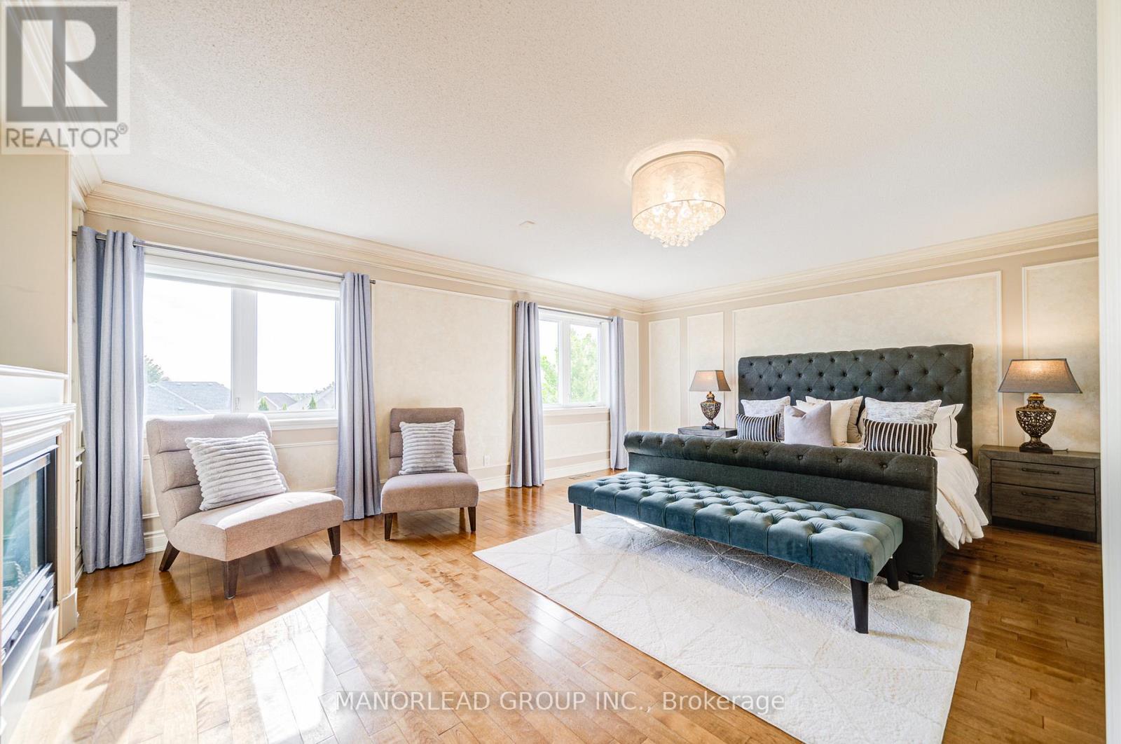 Photo 17 of 7 Ormsby Court, Richmond Hill ON