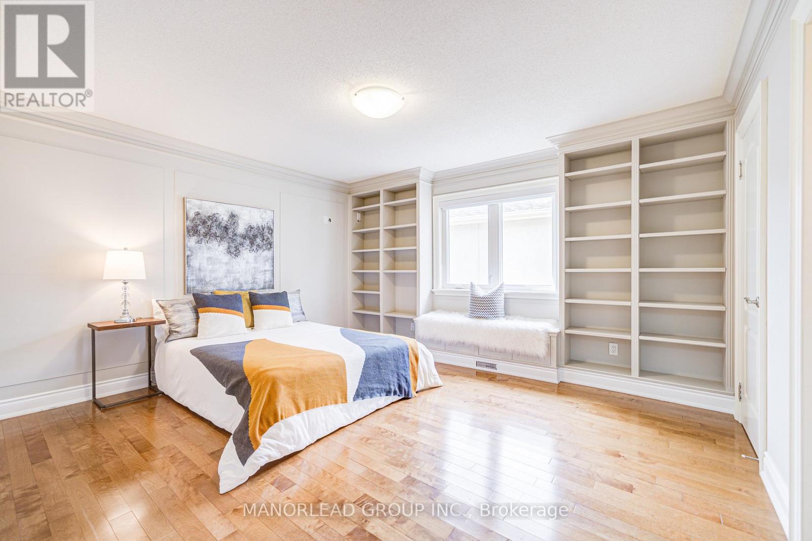 Photo 23 of 7 Ormsby Court, Richmond Hill ON