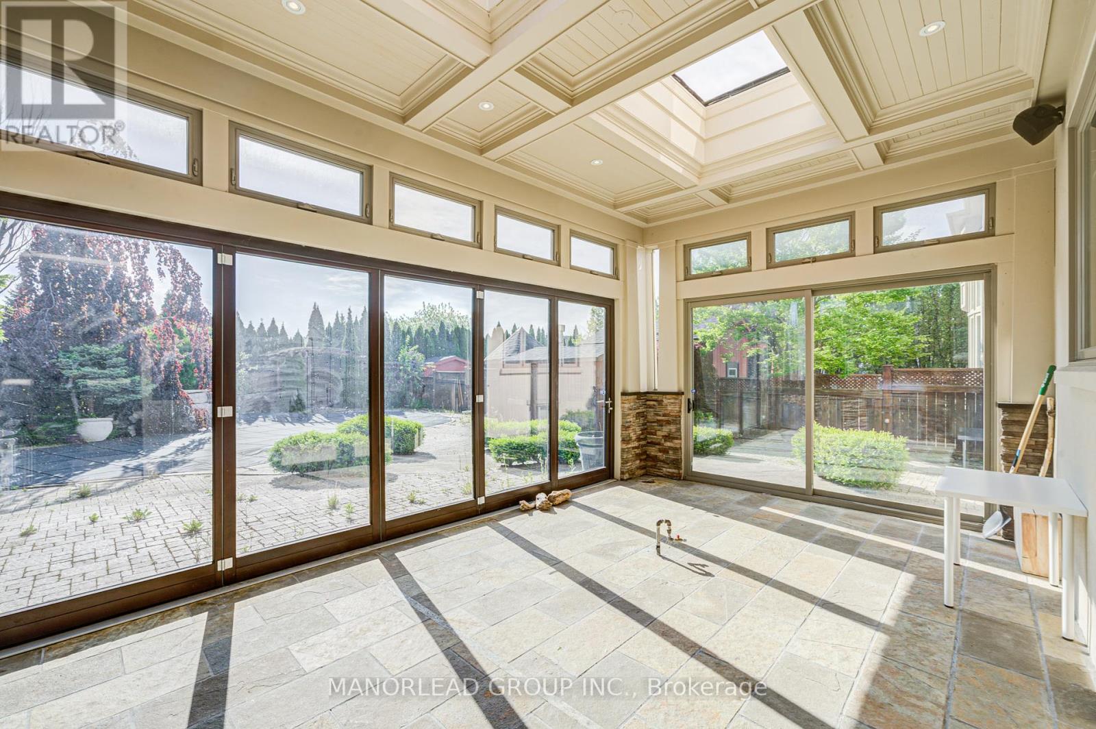 Photo 38 of 7 Ormsby Court, Richmond Hill ON