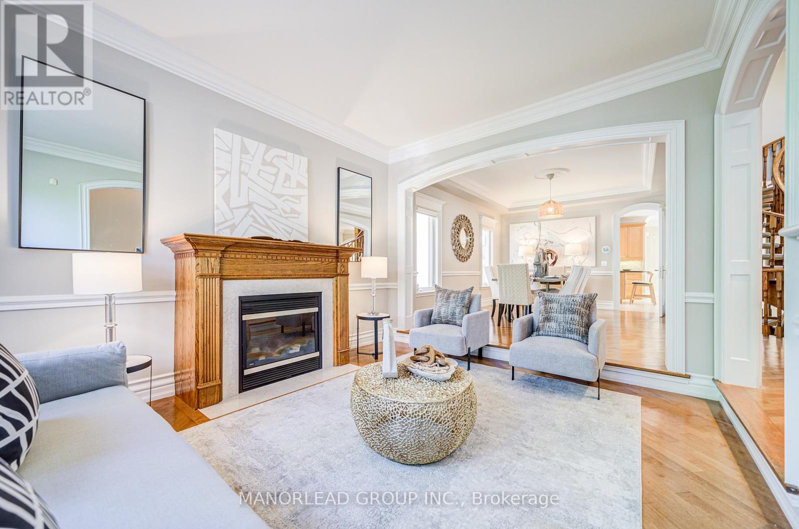 Photo 6 of 7 Ormsby Court, Richmond Hill ON