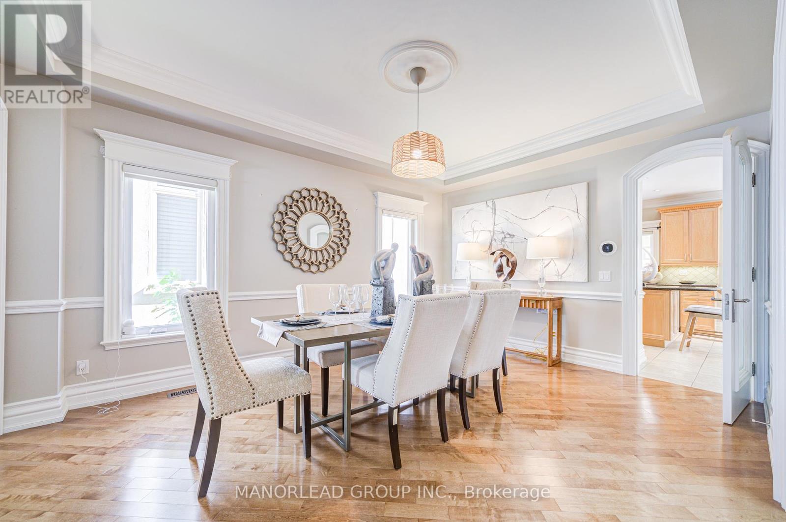 Photo 8 of 7 Ormsby Court, Richmond Hill ON